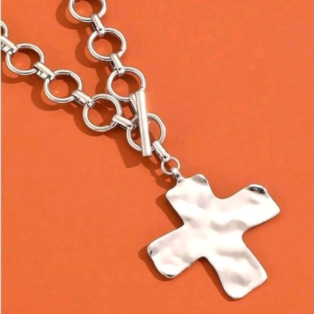 Gold Or Silver  Cross Pendant Necklace - Picture 11 of 11